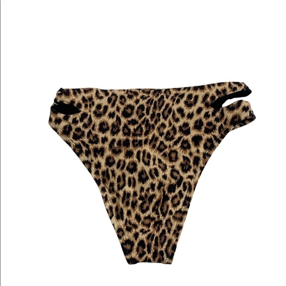 VYB Keyhole Leopard High Waisted Bikini Bottoms - Picture 2 of 6